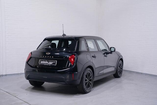 Mini COOPER Mini 1.5 C Classic XS navi DAB PDC v+a cruise-controle 360-camera led verlichting v+a lederen bekleding stoel/stuurverw. climate controle grootlicht assist draadloos telefoon opladen