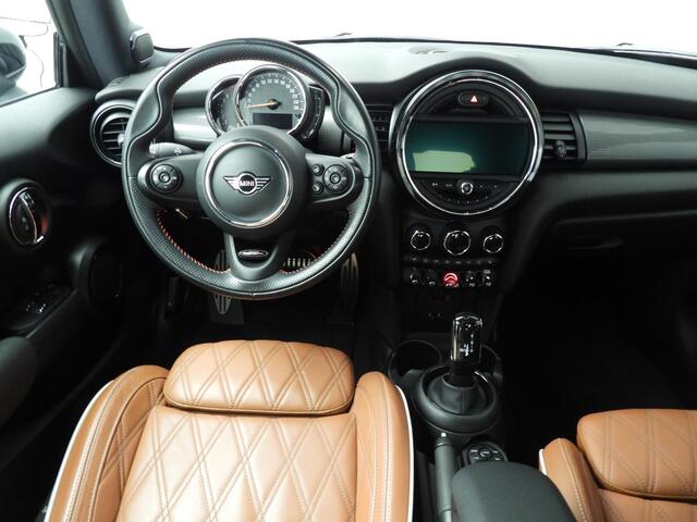 Mini COOPER 3-deurs Aut. JCW pakket | Leder | Harman/Kardon | 18" | LED
