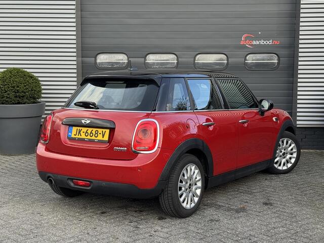 Mini COOPER Mini 1.5 Chili Serious Business | Navigatie | Climate Control | Parkeersensoren | Lichtmetalen Velgen |