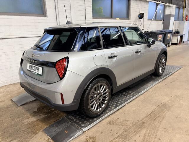 Mini COOPER C Classic Pakket L Panodak Cruise Clima Navi Cameras