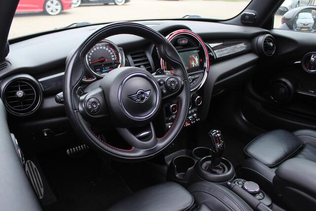 Mini COOPER Mini Cabrio 1.5 / JCW Package / Leder / CarPlay / 18'' / Keyless / Navigatie / Stoelverwarming / Windscherm / Cruise Control