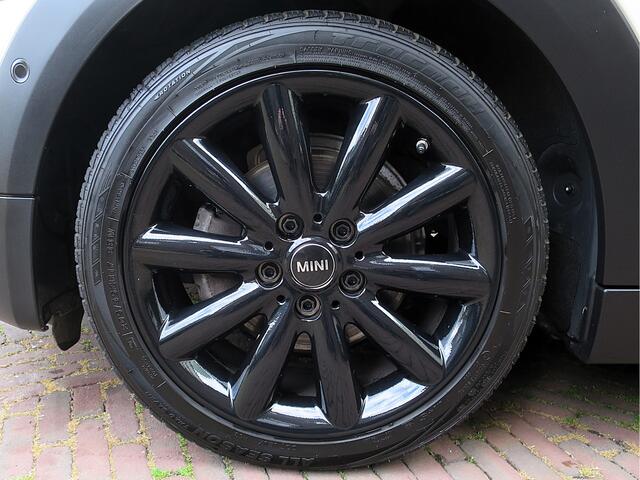 Mini COOPER 1.5 One Salt F56 met Navi, BT, Apple Carplay, Park.ass en 17"