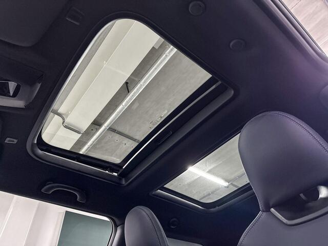 Mini COOPER 3-deurs 1.5 C Favoured M | Panoramadak | Head-Up Display | Stoelverwarming