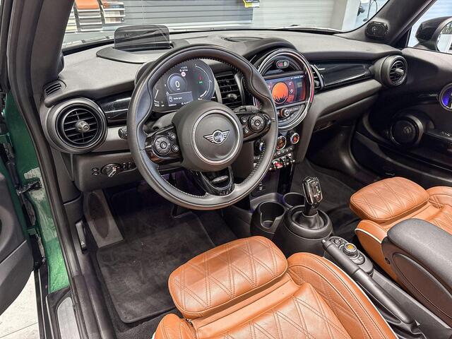 Mini COOPER Cabrio 1.5 Sidewalk Edition 17 Inch / Comfort Acces / Achteruitrij Camera / Windscherm / Stoelverwarming / Led Mistlampen / Led Koplampen / Adaptive Cruise Control / Harman Kardon / Head Up Display /