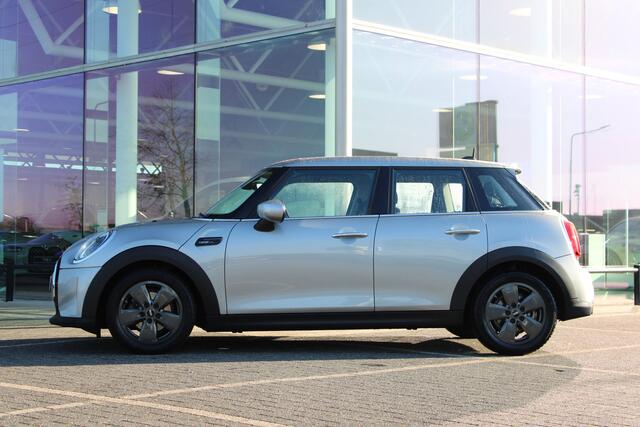 Mini COOPER Classic Automaat / LED / Airconditioning / Cruise Control / PDC / Navigatie