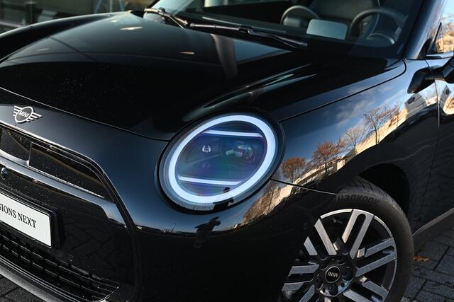 Mini COOPER Hatchback E / Classic / Pakket L / 17" Parallel Spoke 2-tone