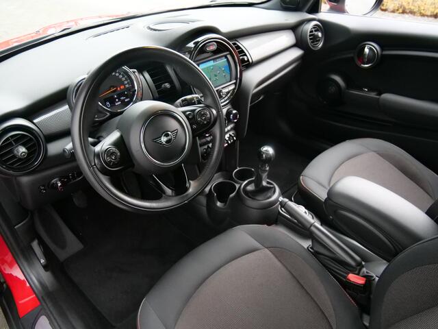 Mini COOPER Mini 1.5 Pepper 136 Pk Navigatie / Climate Control / 16 inch / Extra getint glas