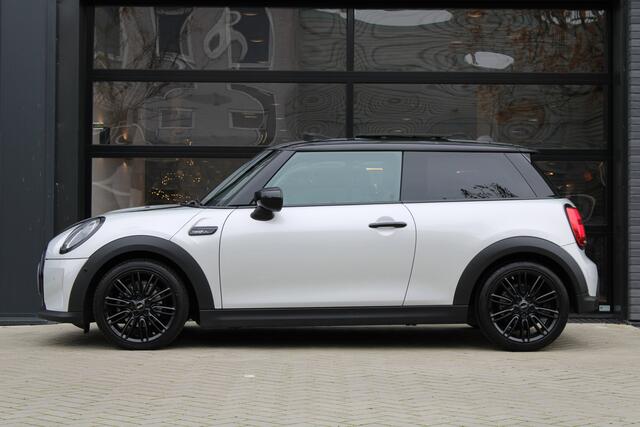 Mini COOPER Mini 1.5 Camden Plus Edition | NAP | PANO | HUD | H&K | CAMERA | CARPLAY | STOELVERW |