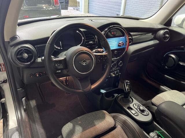 Mini COOPER Classic Trim 33 kWh | Stoelverwarming | Navigatie | Apple Carplay | Parkeersensoren | Half Leder