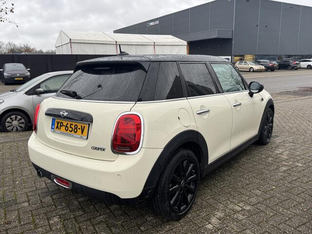 Mini COOPER Mini 1.5 136pk Aut. 5 Deurs Chili Serious Business Led koplampen Navigatie 61dkm!!