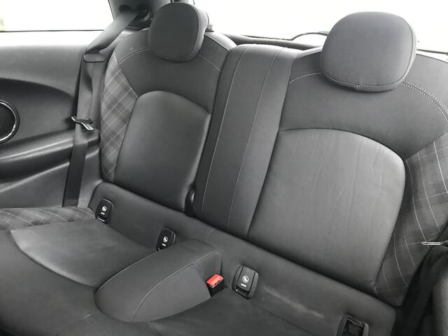 Mini COOPER Mini 1.5 Pepper Serious Business Automaat | Rijklaar incl garantie | Keyless entry Parkeersensoren voor Navigatie