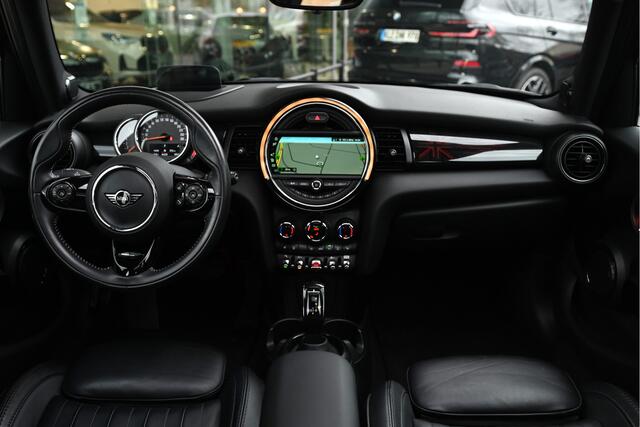 Mini COOPER Hatchback Chili Automaat / Panoramadak / Comfort Access / LED / Head-Up / Harman-Kardon / Stoelverwarming