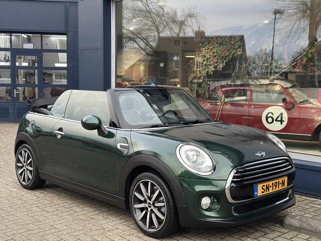 Mini COOPER Mini Cabrio 1.5 Chili Serious Business | Cabriolet | Zwart Leder | Navigatie | Parkeersensoren | Groot Multimedia | Stoelverwarming | British Racing Green | Lichtmetalen Velgen | LED Verlichting | Windscherm | Climate Control | Keyless Start |