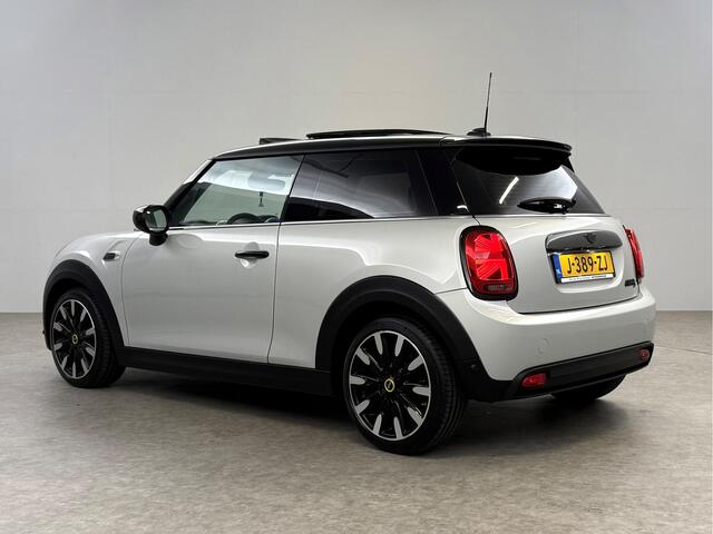 Mini COOPER Yours 33 kWh | SOH 92% | Pano | H/K | Sfeer | HuD | Virtual | Camera | Carplay | Stoelverw. | Keyless | NAP