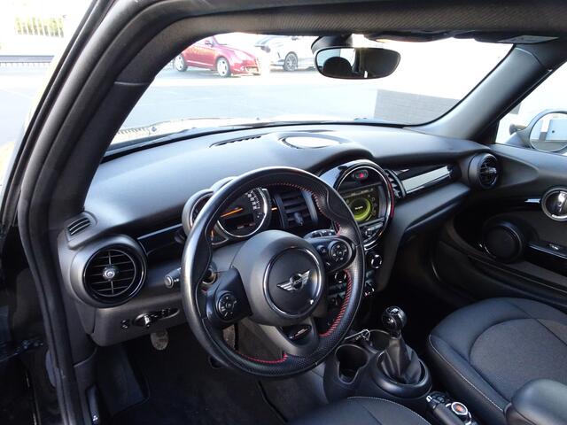 Mini COOPER Mini 1.5 Business Automatische airco, navigatie, cruise controle, parkeersensoren, licht metalen velgen, GEEN IMPORT, enz.