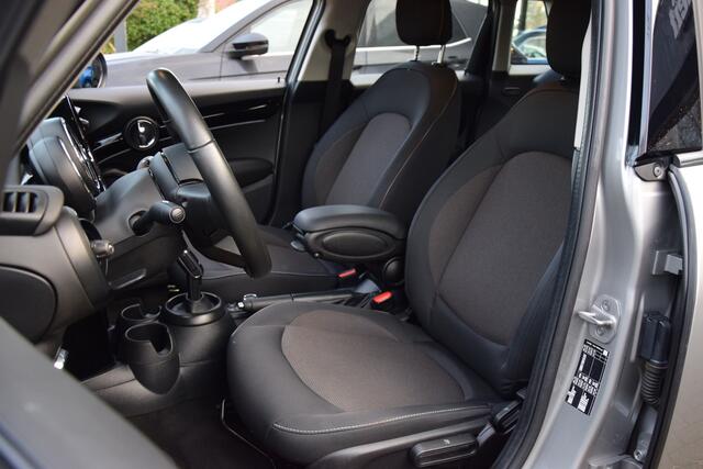 Mini COOPER Mini 1.5 136PK Camden Edition Automaat | BOVAG Garantie | Org. NL | Automatische Airco | Parkeer sensoren | All-season banden | Apple Carplay/Android Auto | LED koplampen |