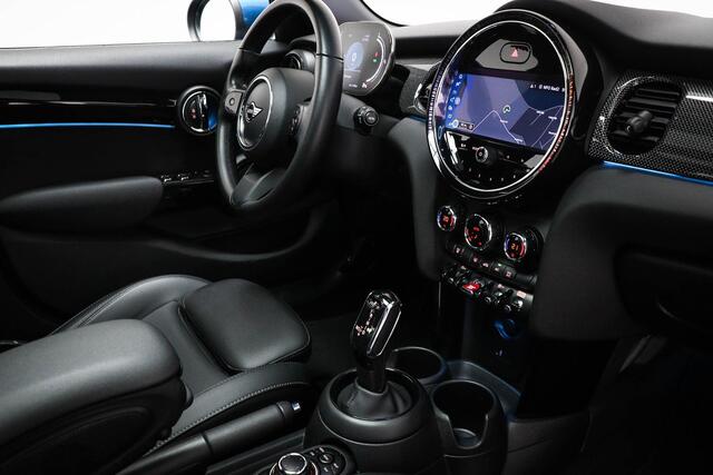 Mini COOPER Mini 1.5 Classic | COMFORT / CONNECTED NAVIGATION- PACK | PANORAMADAK | DAB | APPLE | 17"