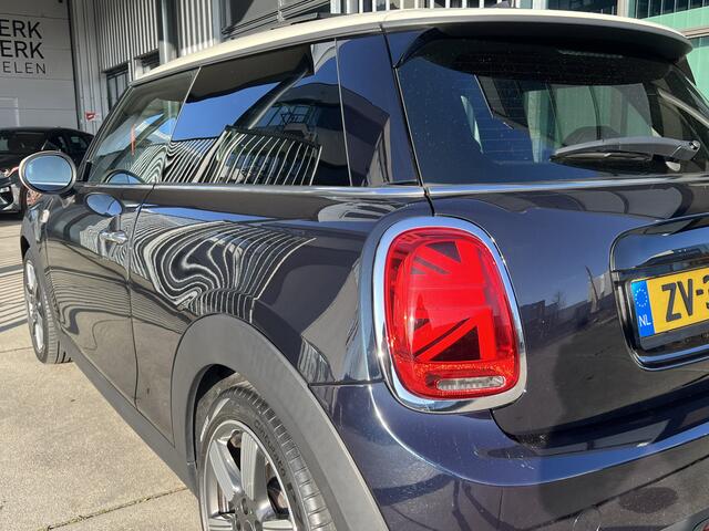 Mini COOPER Mini 1.5 60 Years Edition VOL! | AUTOMAAT | HEAD-UP DISPLAY | LEDER | SCHUIF/KANTELDAK | CARPLAY/ANDROID | HARMAN/KARDON | NAVI | ADAPTIVE CRUISE CONTROL | PDC V+A | CLIMATE CONTROL | LMV 17'' | STOELVERWARMING | LED | BLUETOOTH