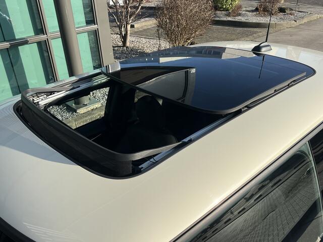 Mini COOPER Mini 1.5 60 Years Edition VOL! | AUTOMAAT | HEAD-UP DISPLAY | LEDER | SCHUIF/KANTELDAK | CARPLAY/ANDROID | HARMAN/KARDON | NAVI | ADAPTIVE CRUISE CONTROL | PDC V+A | CLIMATE CONTROL | LMV 17'' | STOELVERWARMING | LED | BLUETOOTH