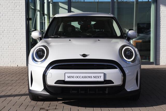 Mini COOPER 5-deurs 1.5 Classic | Cruise Control | Parkeersensor Achter | LED Koplampen