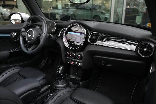 Mini COOPER Cabrio Automaat / Sportstoelen / Comfort Access / Achteruitrijcamera / Head-Up / Adaptieve LED / Cruise Control
