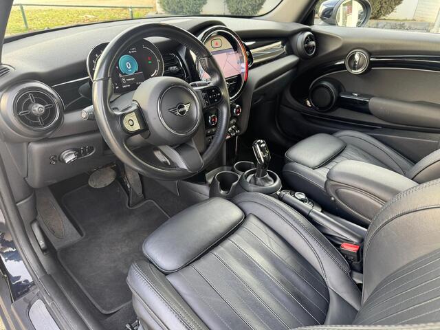 Mini COOPER Mini Cabrio 1.5 MINI Yours NAVIGATIE Camera Climaat Control Neem contact op en we maken een afspraak!