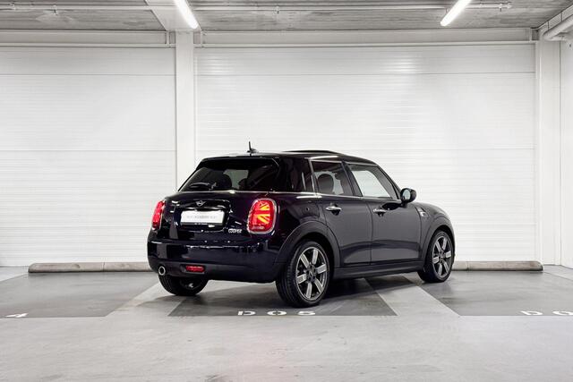 Mini COOPER 5-Deurs 60 Years Edition | Panoramadak | Harman Kardon | Head-Up Display