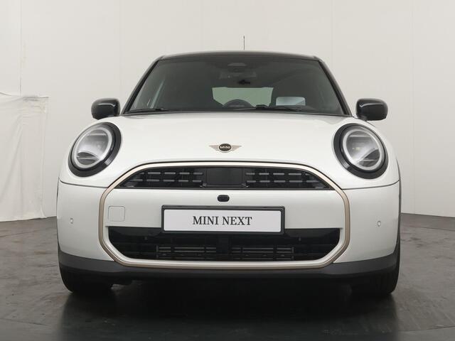Mini COOPER 5-deurs C Favoured | Pakket-L | Stuur- Stoelverwarming | 360° Camera | LED | NAVI |