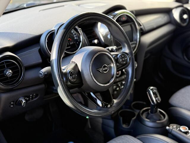 Mini COOPER Mini 1.5 Chili l PDC l Navigatie l Cruise Control l Half Leder l Stoelverwarming