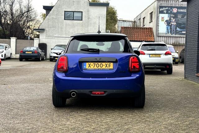 Mini COOPER Mini 1.5 Chili | Black Edition