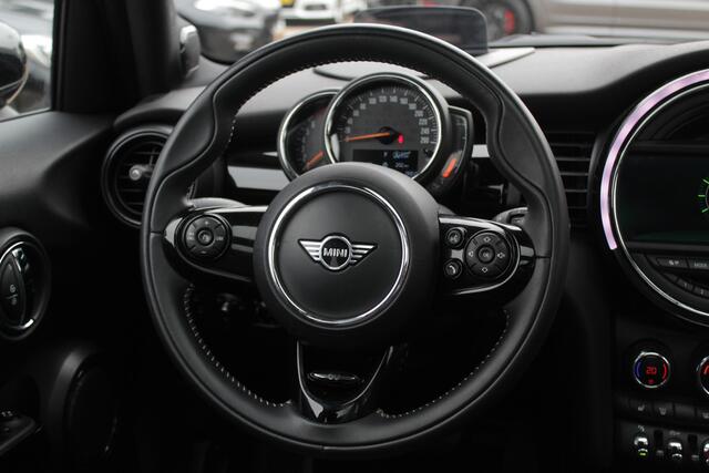 Mini COOPER Mini 1.5 60 Years Edition / Panoramadak / Head-up / Leder / Harman Kardon / 17'' / Navigatie / DAB / Cruise Control