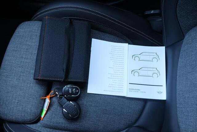 Mini COOPER Mini 1.5 Camden Edition 1e Eigenaar | Volledig Onderh | NAP | BTW | Carplay | Navi | Cruise | DAB | Full Led | Start/Stop | Hill-Hold | PDC