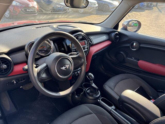 Mini COOPER Mini 1.5 Automaat Airco / LM-Velgen / Zwart dak