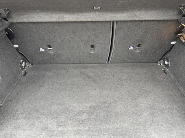 Mini COOPER Mini 1.5 Pepper Serious Business Automaat..!! Navigatie, Parkeersens, Climate contr, Cruise contr, etc..