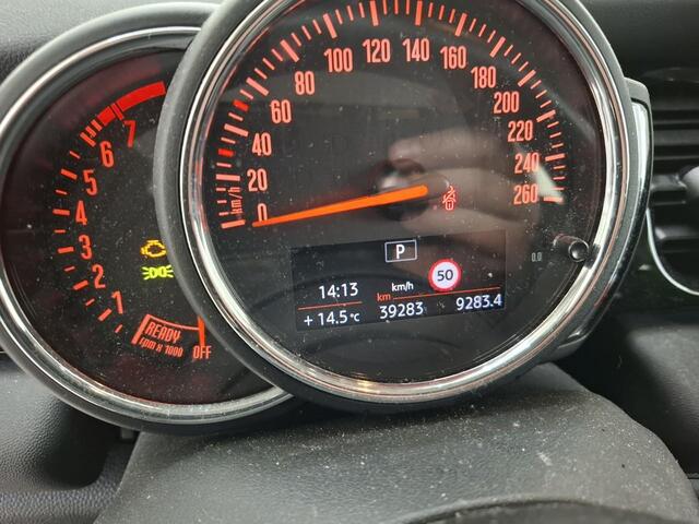 Mini COOPER Mini 1.5 Camden Edition 136pk Automaat | PDC | Navi | Cruise Control | Climate Control | Leer |