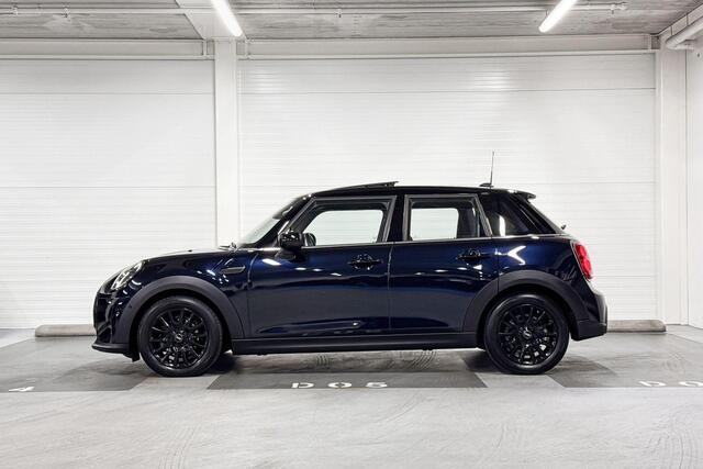 Mini COOPER 5-Deurs Camden Edition | Achteruitrijcamera | Panoramadak | Stoelverwarming