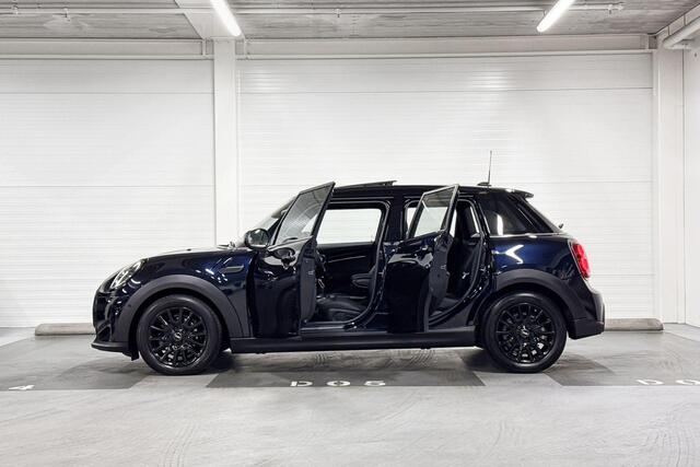 Mini COOPER 5-Deurs Camden Edition | Achteruitrijcamera | Panoramadak | Stoelverwarming