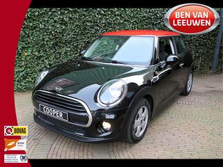 mini-cooper-1.5-f56-lci-met-navi,-b