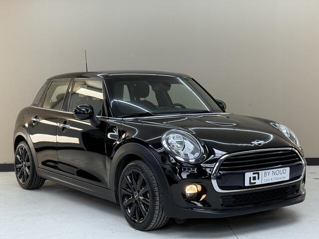 Mini COOPER Mini 1.5 135Pk, 2017, 2de eigenaar, Dealer onderhouden, Parkeersensoren, Climate control, Cruise control, AUX aansluiting, Elektrische ramen, 17" Lichtmetalen velgen,