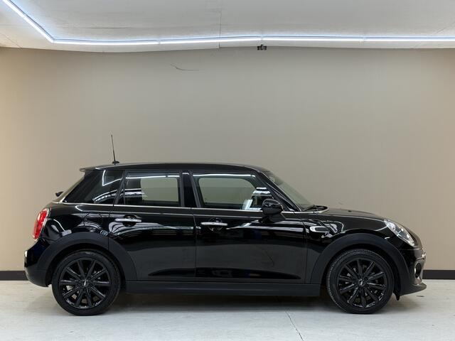 Mini COOPER Mini 1.5 135Pk, 2017, 2de eigenaar, Dealer onderhouden, Parkeersensoren, Climate control, Cruise control, AUX aansluiting, Elektrische ramen, 17" Lichtmetalen velgen,