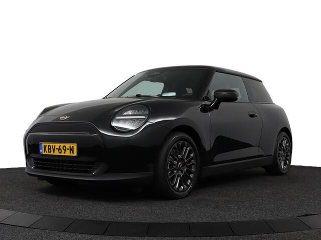 Mini COOPER Mini E Blackyard XS 40.7 kWh - Pakket XS - Head-up display - Stoelverwarming -Apple Carplay