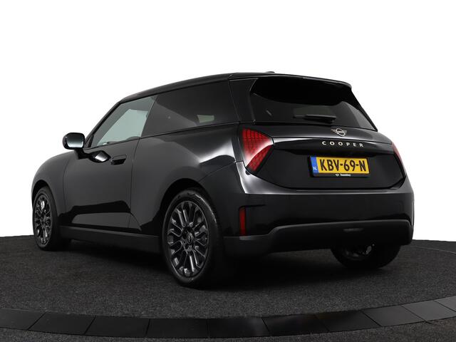 Mini COOPER Mini E Blackyard XS 40.7 kWh - Pakket XS - Head-up display - Stoelverwarming -Apple Carplay