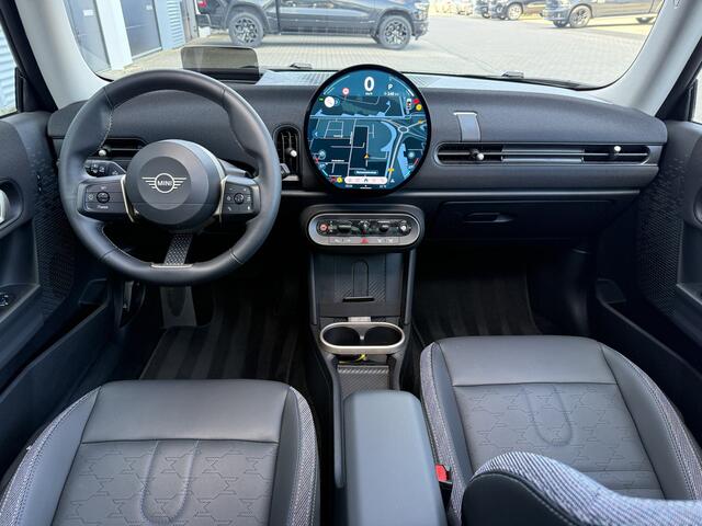 Mini COOPER Mini 1.5 C Pano/Camera/Apple/Leder 2e Paasdag geopend van 12:00 tot 16:00 uur