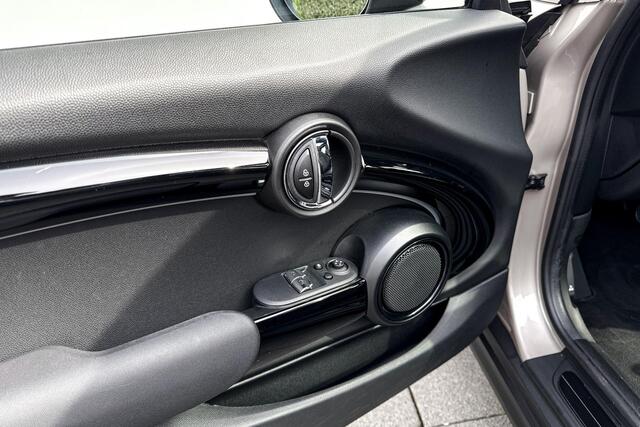 Mini COOPER 3-deurs 1.5 Camden Plus Edition