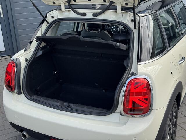 Mini COOPER Mini 1.5 Business Edition PANO, CARPLAY, PDC, LED, 2019 FACELIFT