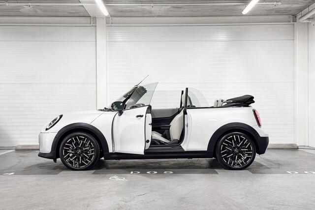 Mini COOPER Cabrio 2.0 Cooper C Favoured M | 18 inch Night Flash Spoke 2-tone