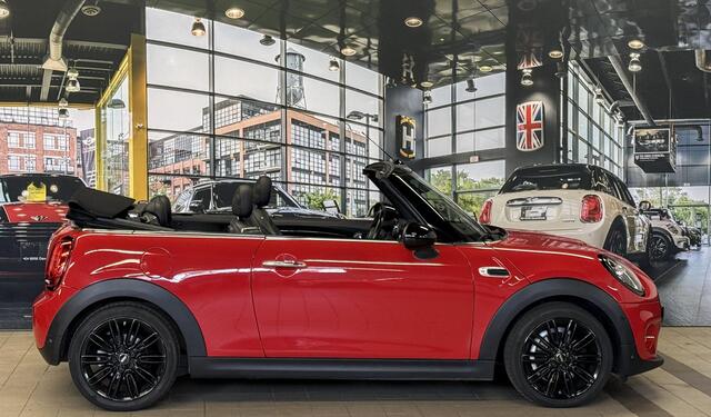 Mini COOPER CABRIO 136 pk CARPLAY NAVI LEDER UNION JACK FACELIFT