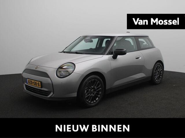 Mini COOPER Mini E Essential 40.7 kWh | Apple Carplay & Android Auto | Climate control | Achteruitrijcamera met parkeersensoren rondom | Dode hoek detectie |