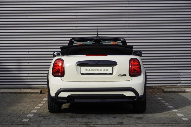 Mini COOPER Cabrio C Classic Uitvoering | Comfort Plus Pakket | 17 inch LM Tentacle Spoke black | Comfort Access | Piano Black Exterior pack
