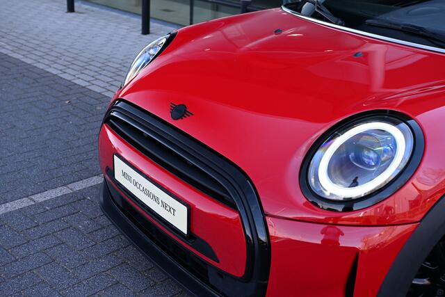 Mini COOPER Hatchback Classic / Panoramadak / Sportstoelen / Achteruitrijcamera / Cruise Control / LED / 16" LM Victory Spoke zwart